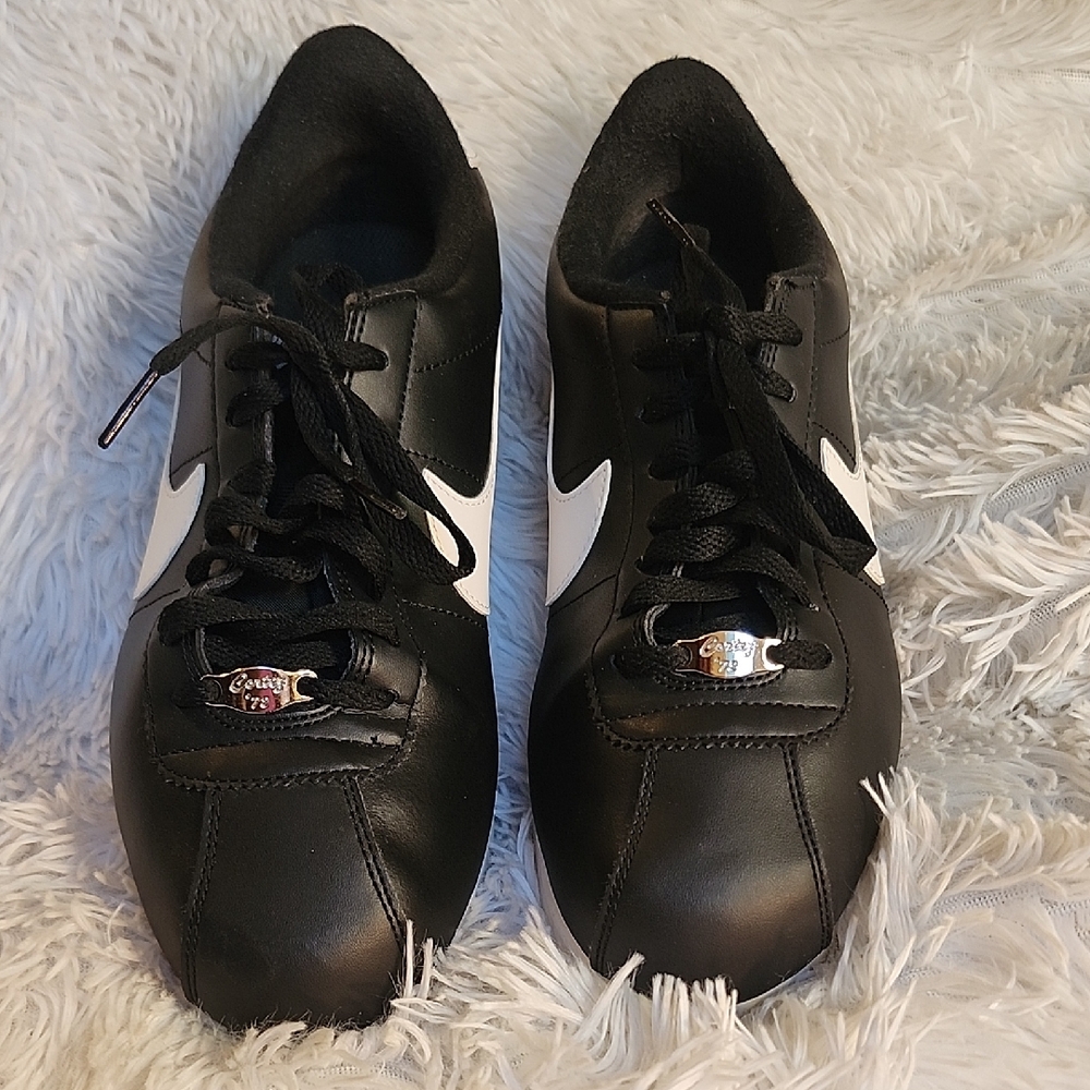 Nike Black and White Athletic Shoes